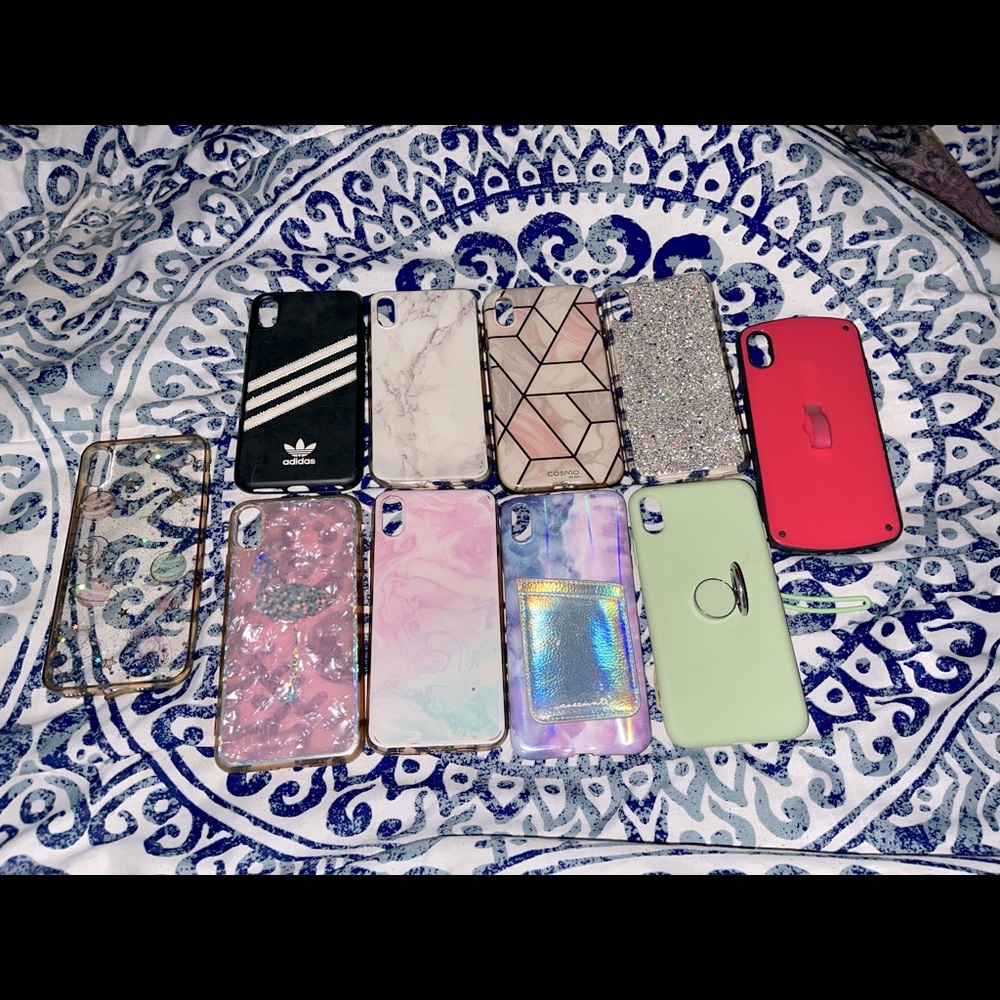 10 iPhone XS Max cases variety of brands.
